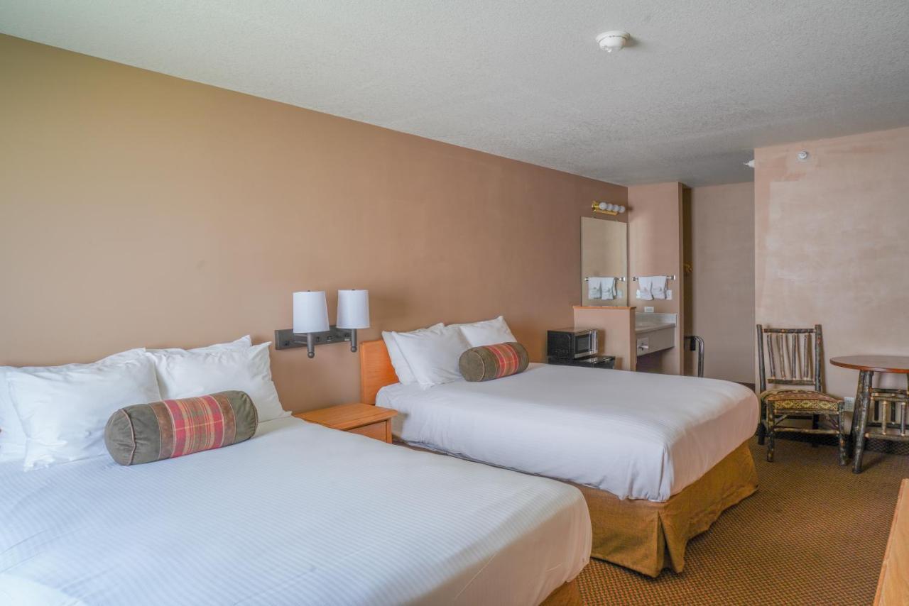 Whitewater Inn Big Sky Esterno foto