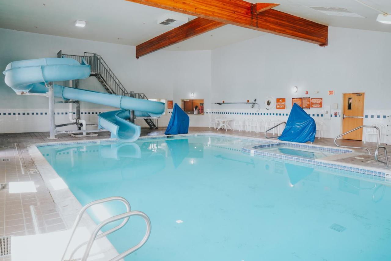 Whitewater Inn Big Sky Esterno foto