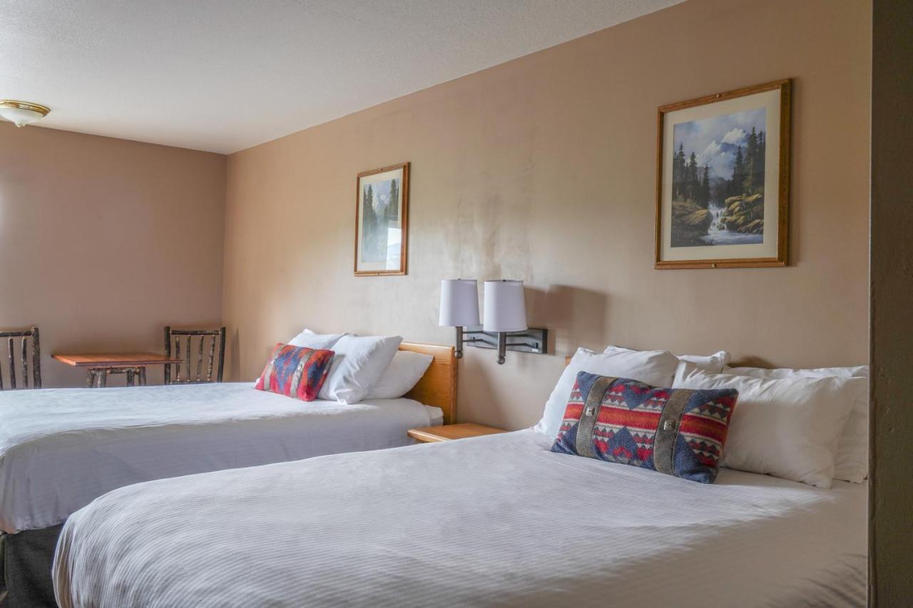Whitewater Inn Big Sky Esterno foto