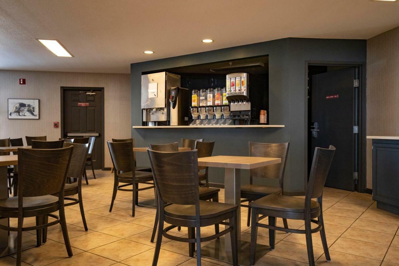 Whitewater Inn Big Sky Esterno foto