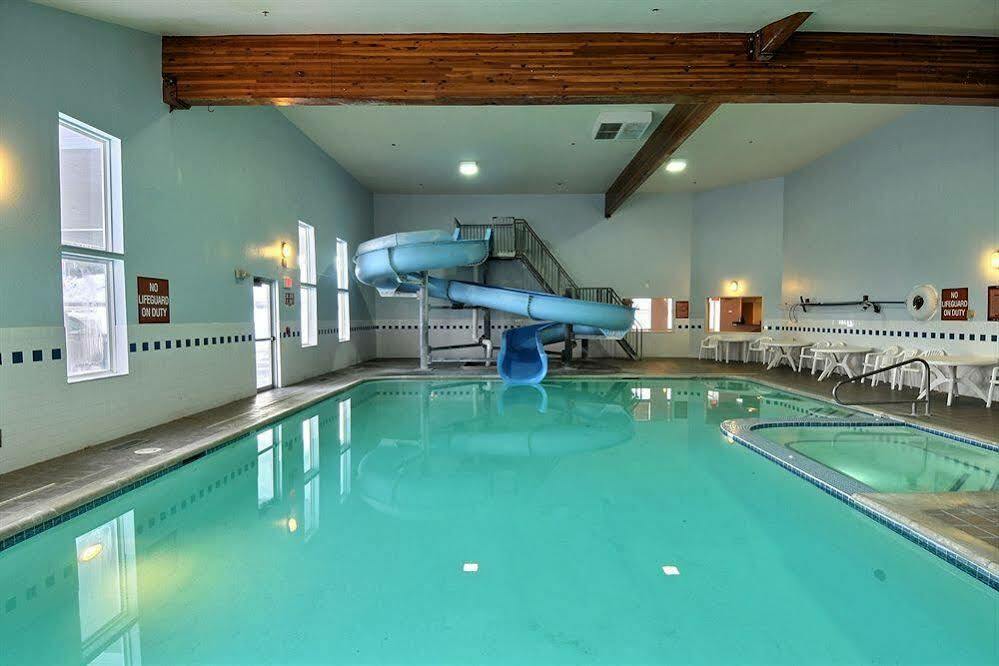 Whitewater Inn Big Sky Esterno foto